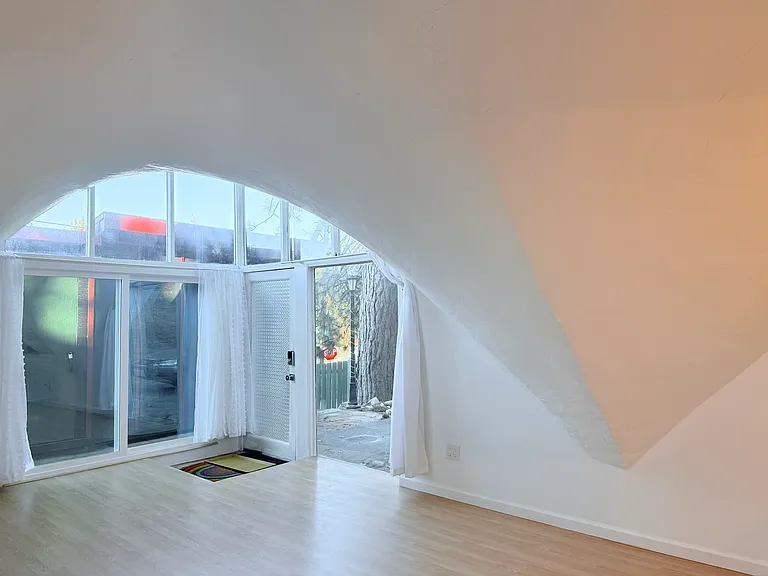 2140 Hollymont Dr — Photo 15