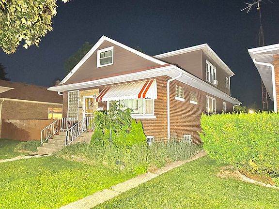 2nd image of 1311 Adams St