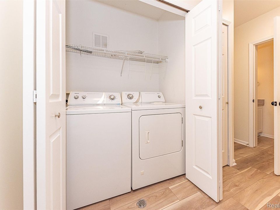 16942 Farmington Rd #24, photo 28