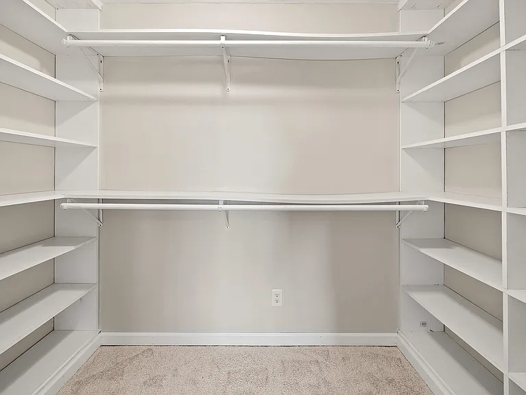 3839 Rome Dr — Photo 36