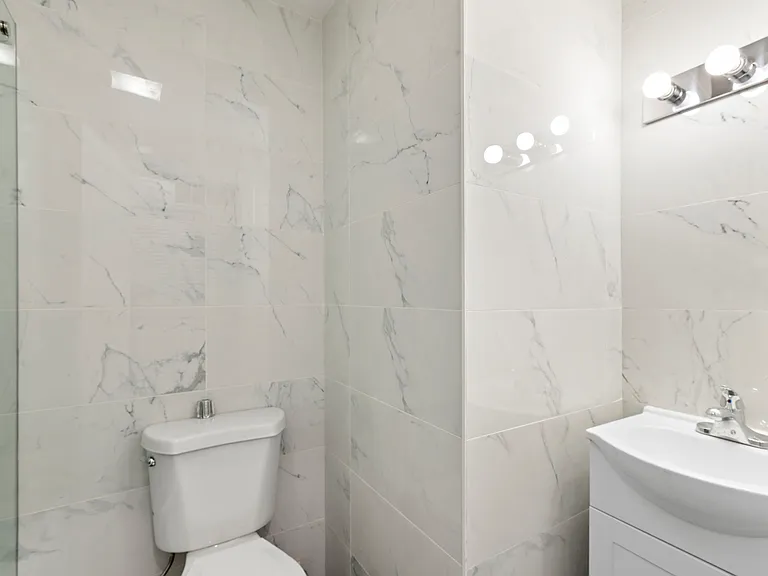228 Montgomery St #4 — Photo 14