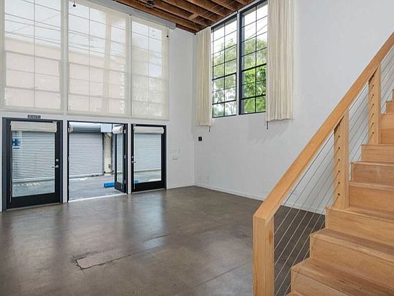 2nd image of 7001 Melrose Ave