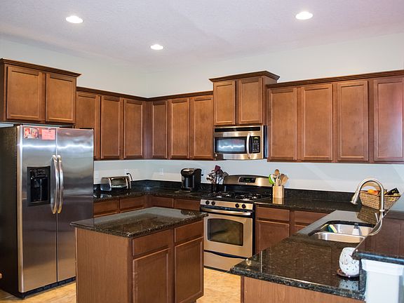 4th image of 244 Grouper Cir SE