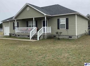 914 W Old Camden Rd, Hartsville, SC 29550