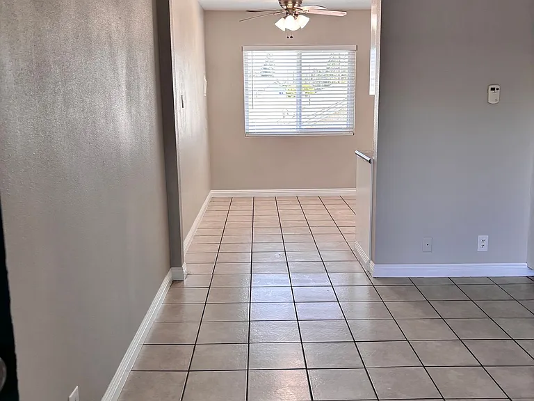 Renovated 2 Bedroom 1 Bathroom — Photo 4