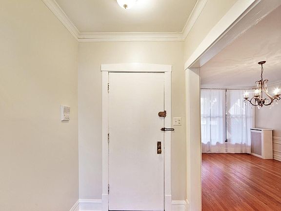 2nd image of 603 Washington Blvd APT 2