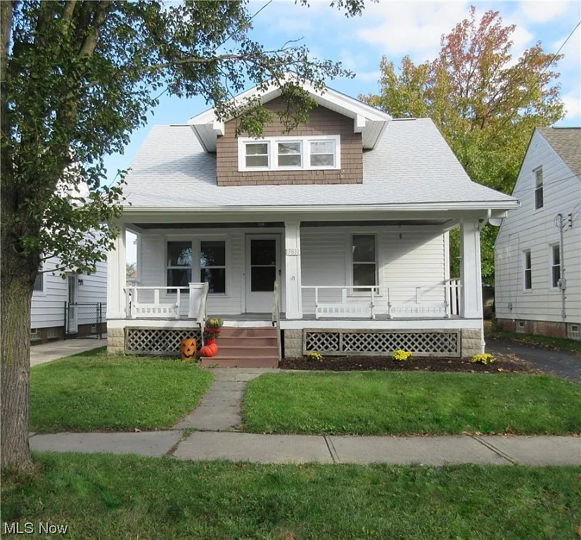 13810 West Ave photo 1