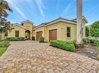 12312 Wisteria Dr, Naples, FL 34120