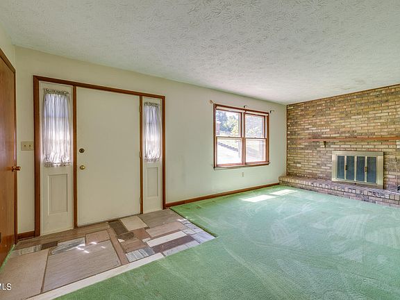 4th image of 209 Lonewood Dr