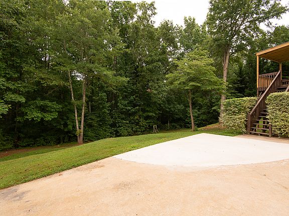 5th image of 258 Warrenton Dr