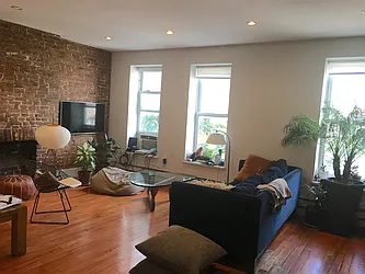 Rented by R New York