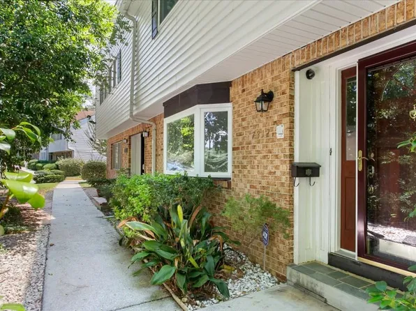 7312 Cardigan Cir, Sandy Springs, GA 30328