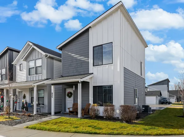935 S Wavetrain Ave, Boise, ID 83709
