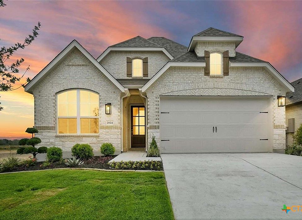 1st image of 2824 Maximilian Ln