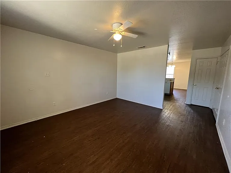 3407 Toledo Dr #D — Photo 5