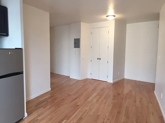 Rented by PMG Real Estate  | media 12