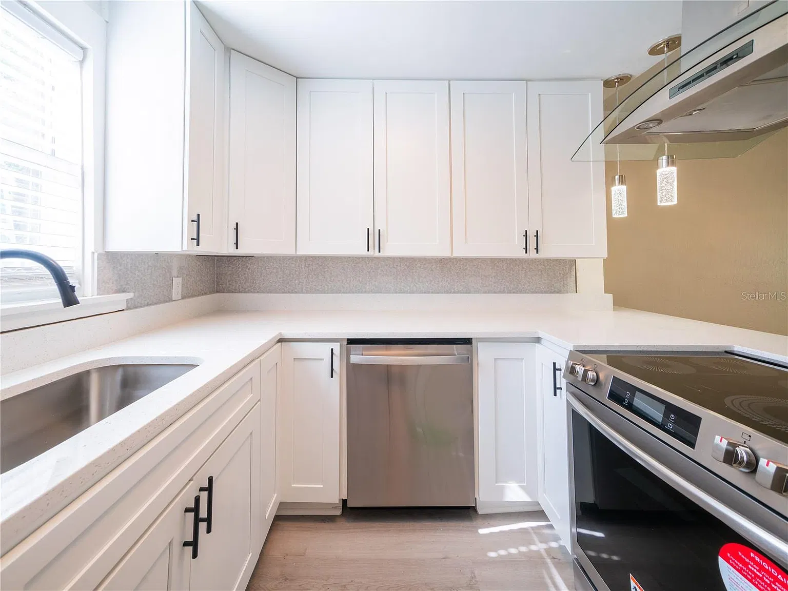 811 Overspin Dr — Photo 3
