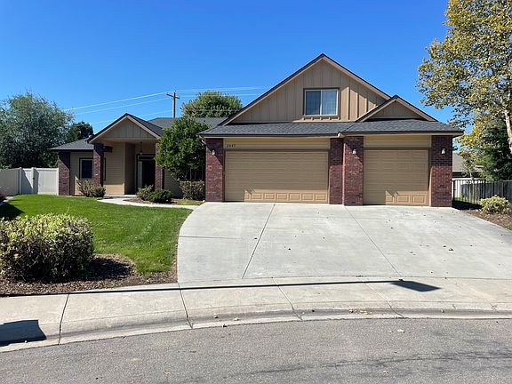 2nd image of 2447 E Trevino St