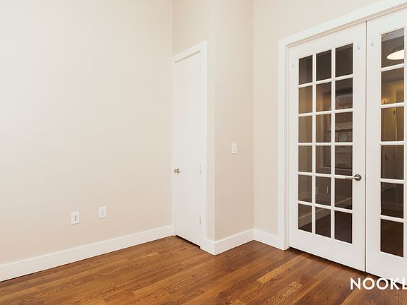 4th image of 1355 Putnam Ave APT 3R