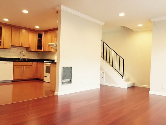 2nd image of 320 Auburn Way APT 6