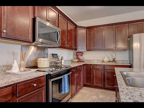 3rd image of 101 Ouachita Dr