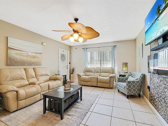 4th image of 136 Godfrey Ave