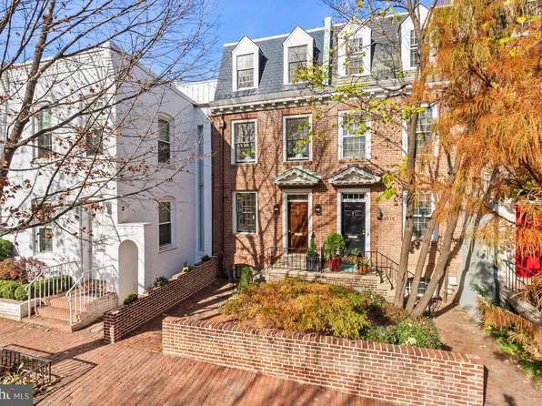 3321 Dent Pl NW, Washington, DC 20007
