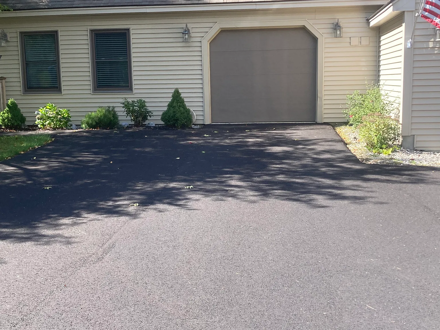 3 bed, 2.5 bath, 1800 sqft, $4,500 — Photo 2