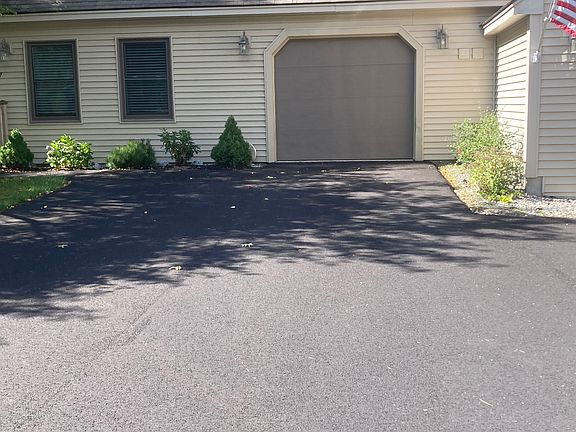2nd image of 17 Cedarbrook Dr