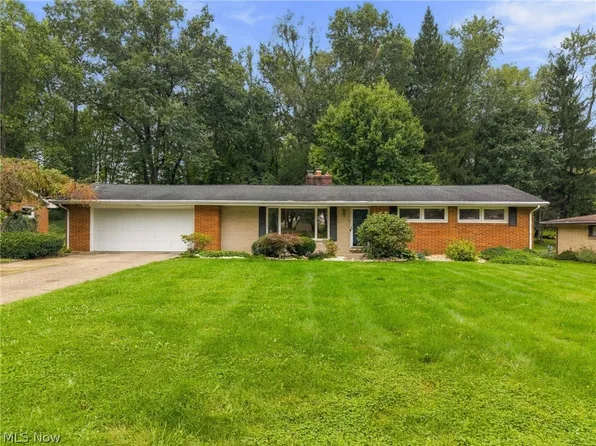 2033 Clearview St NE, Massillon, OH 44646