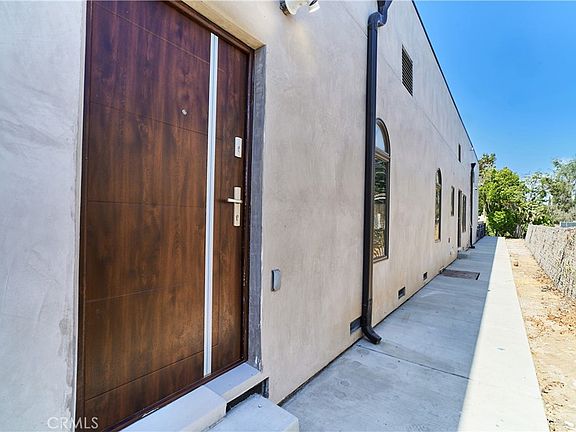 2nd image of 1119 Crestview Dr #B