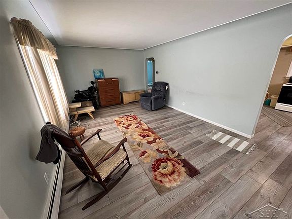 3rd image of 403 N Oxford Dr