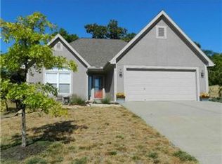 513 S 137th St, Bonner Springs, KS 66012
