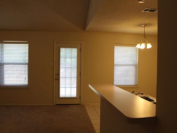 4th image of 3004 Dove Valley Ln
