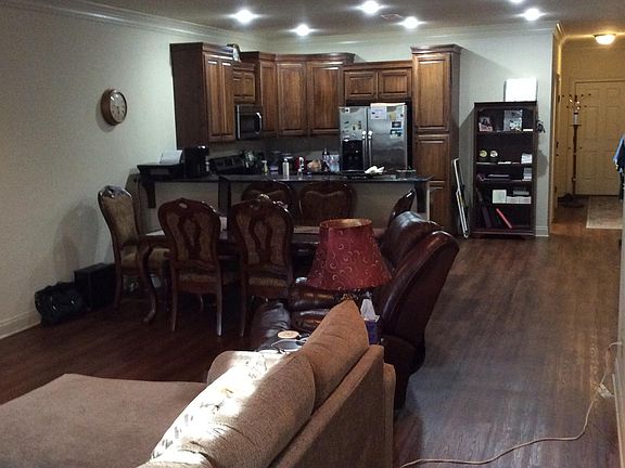 4th image of 709 Greenwood Dr