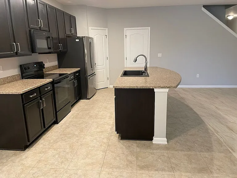 503 Walnut Dr — Photo 9