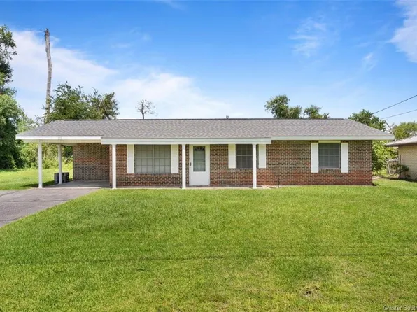 303 Comanche St, Sulphur, LA 70663