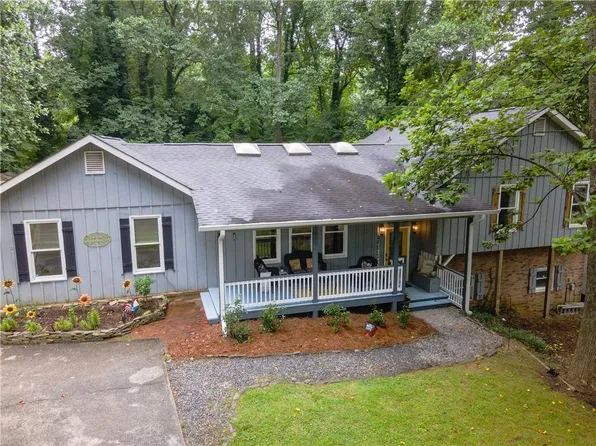 2627 Pinebrook Dr, Gainesville, GA 30506