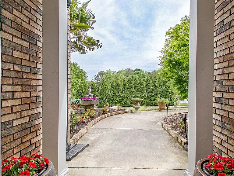 374 Persimmon Dr — Photo 6