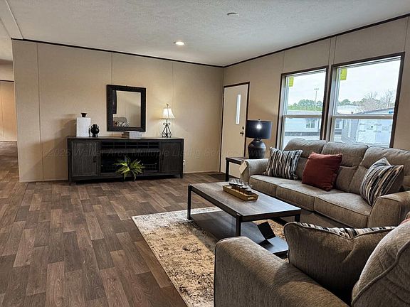 3rd image of 109 Torilee Ln