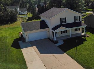 23036 Oakleaf Dr S, Elkhart, IN 46514