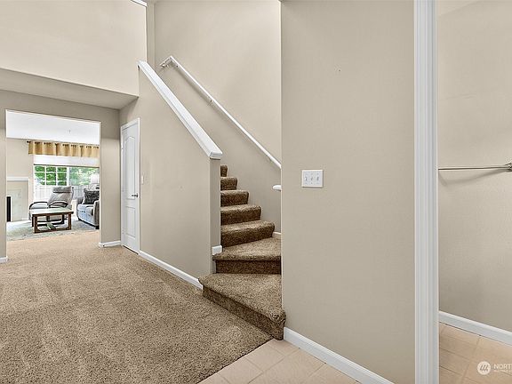 3rd image of 4802 Nassau Avenue NE #103
