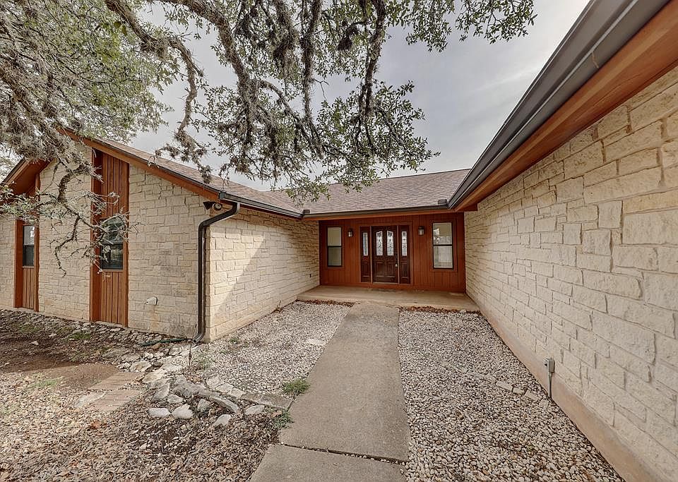 1st image of 172 NW Hills Dr