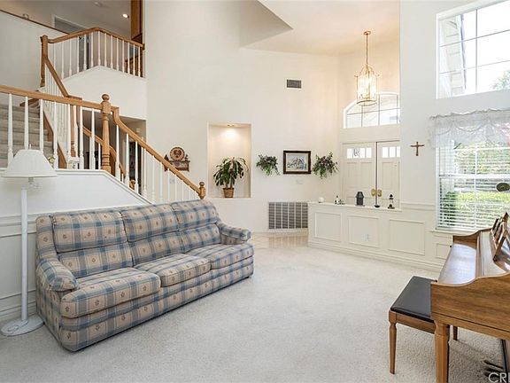 5th image of 27493 Bridgewater Dr