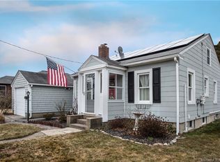 87 Fog Plain Rd, Waterford, CT 06385