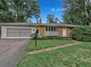 825 Heim Rd, Getzville, NY 14068