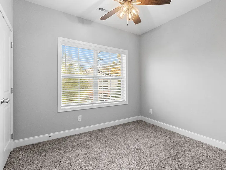 930 Crossland Ave — Photo 20