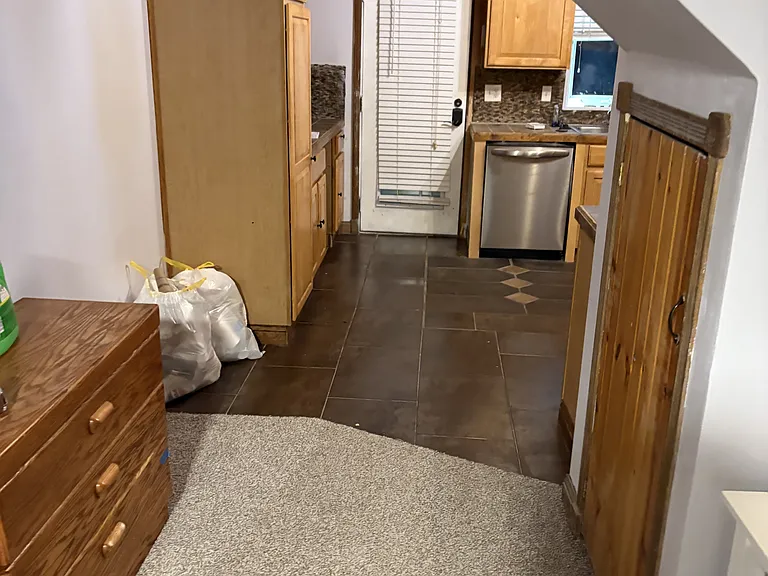 3007 S Mount Carmel Ave — Photo 10