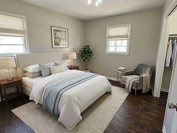 4th image of 1806 Camelot Dr