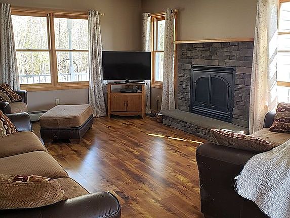 5th image of 140 Hyland Dr